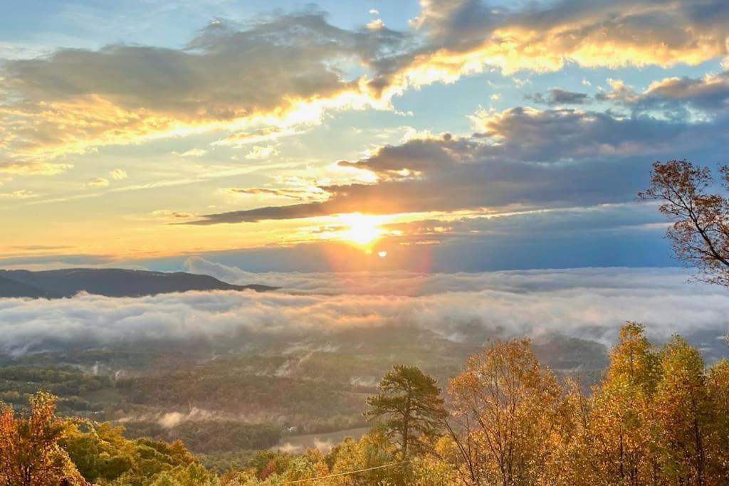 Blue Ridge Parkway Panoramic Paradise-60 Mile View Fancy Gap Exterior photo